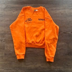 H&M NASA CREW NECK